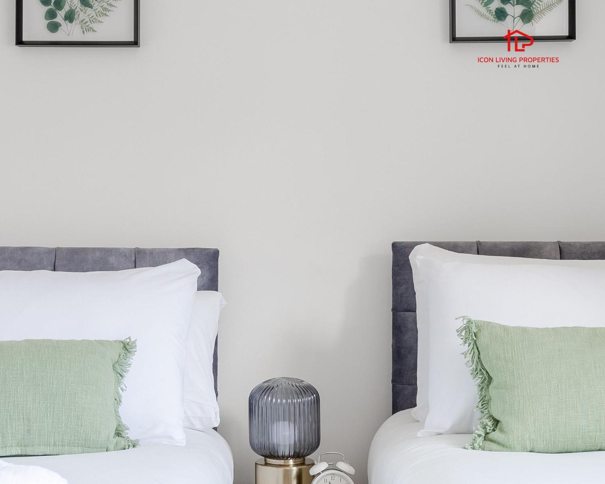 Spacious 1 Bed Flat For Contractors Leisure And Relocation Guests By Icon Living Properties Short Lets And Serviced Accommodation Barking Екстериор снимка